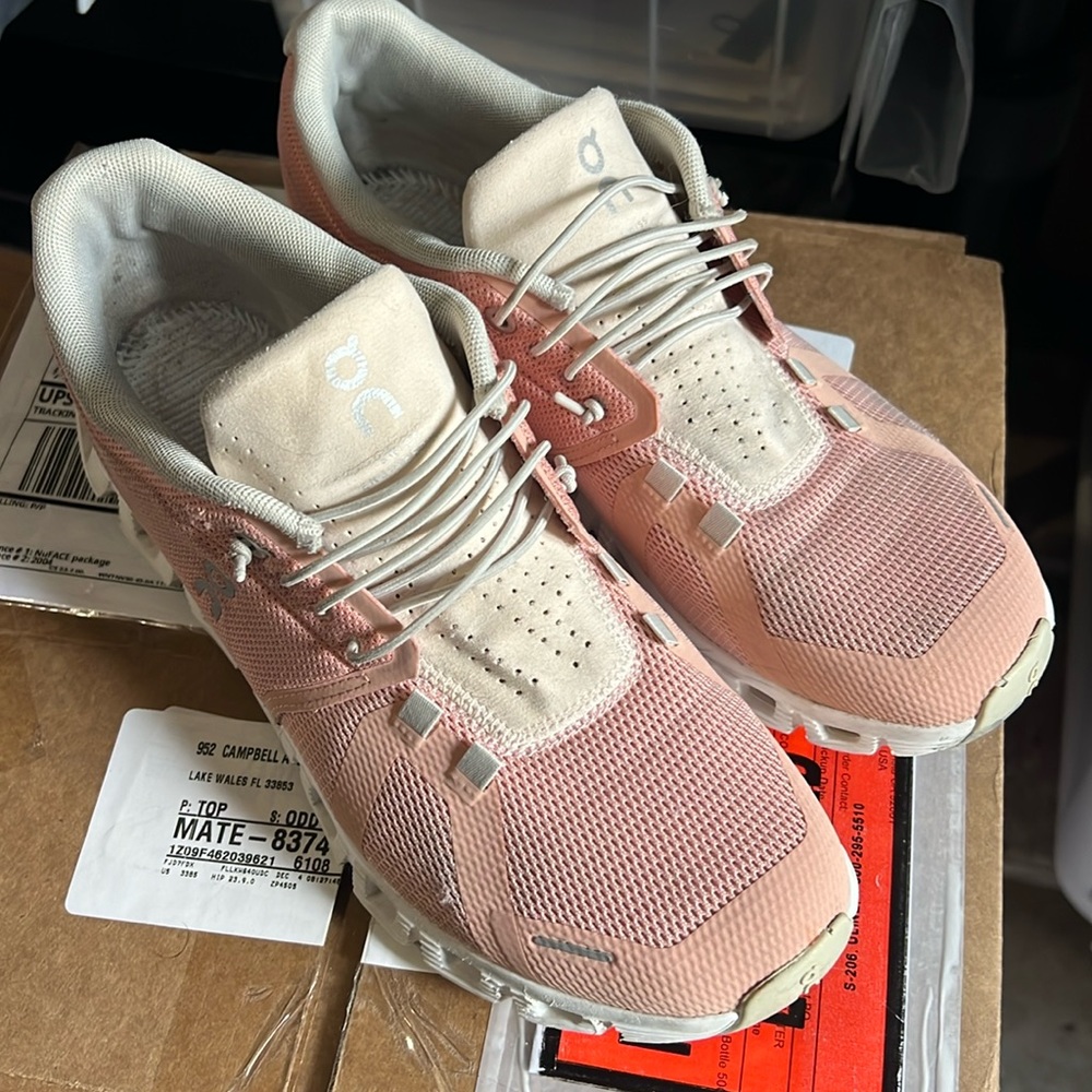 On Cloud 5 Woman’s tennis shoes